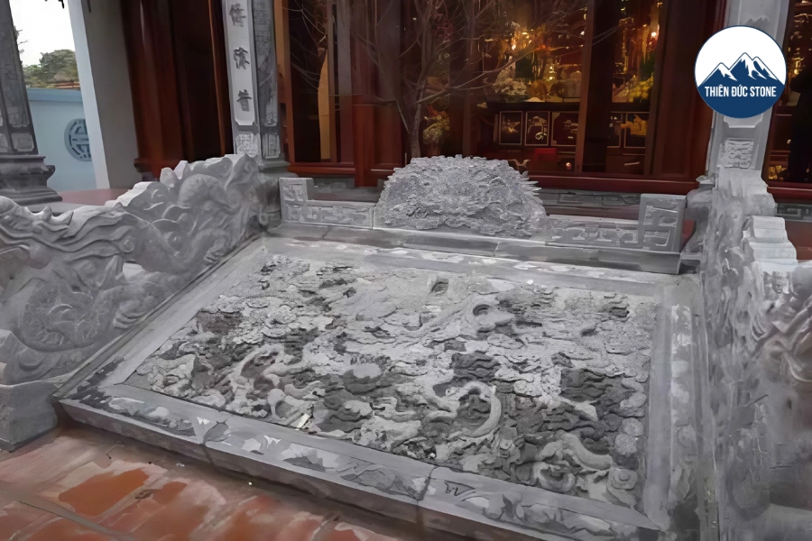 Chiếu Rồng Đá: Điểm Nhấn Kiến Trúc Tâm Linh Trang Trọng