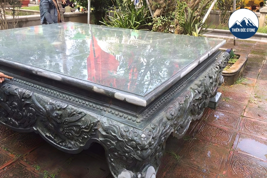 Sập Đá Tự Nhiên và Ý Nghĩa Tâm Linh Sâu Sắc Trong Văn Hóa Việt 3 Sập Đá Tự Nhiên và Ý Nghĩa Tâm Linh Sâu Sắc Trong Văn Hóa Việt