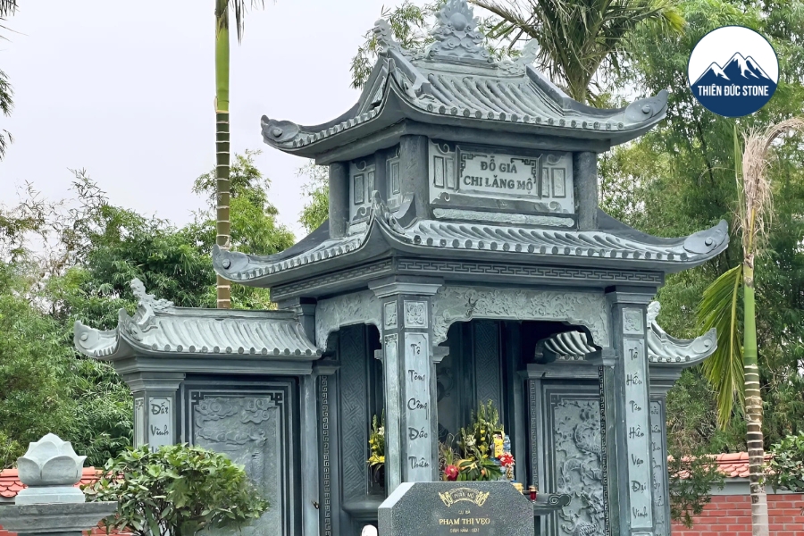 Cấu Tạo Chi Tiết Và Ý Nghĩa Phong Thủy Của Lăng Mộ Đá Hai Mái