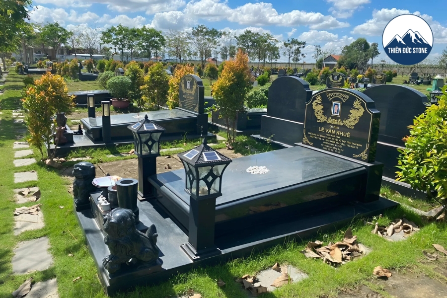 Ý Nghĩa Và Ưu Điểm Của Lăng Mộ Đá Granite Trong Văn Hóa Việt